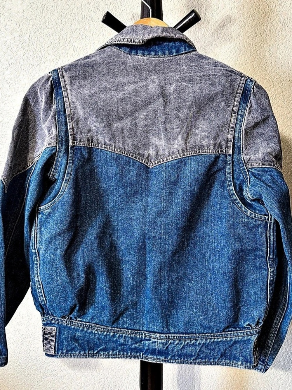 Colorblock Denim Jacket - Picture 2 of 6